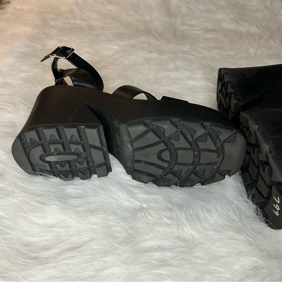 Steve Madden chunky black platforms - Picture 5 of 7